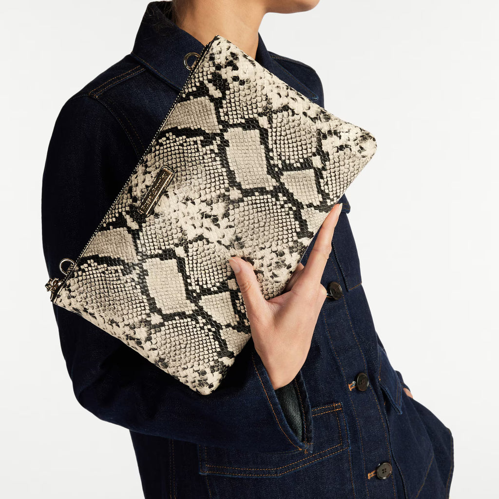 Hold MeZip Clutch