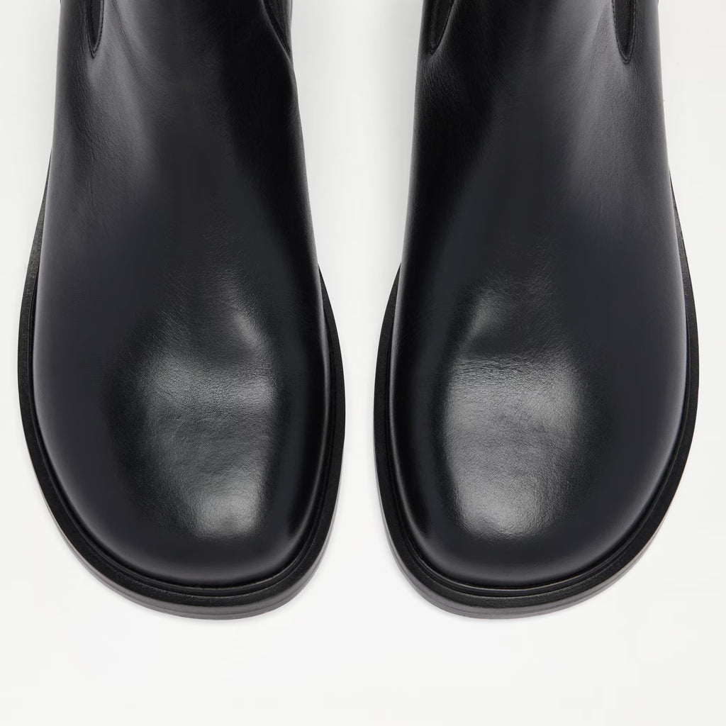 ThurlwoodClean Pull On Chelsea Boot