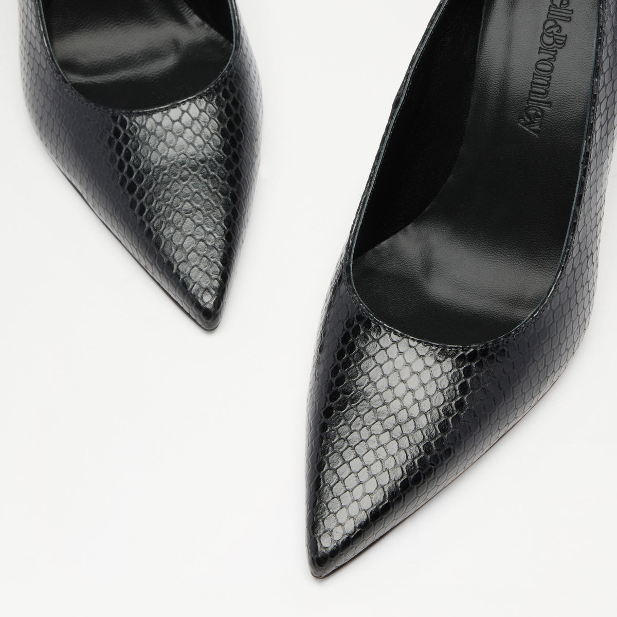 Hillcliffe Court HighHigh Heeled Court