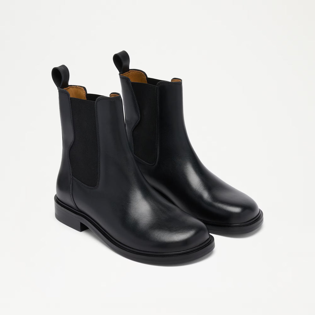 ThurlwoodClean Pull On Chelsea Boot