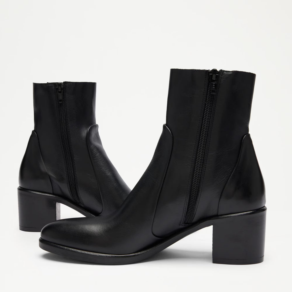 KickingSlim Ankle Boot