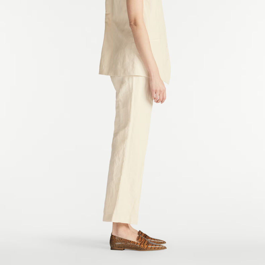 Totter FlatSnipped Toe Loafer