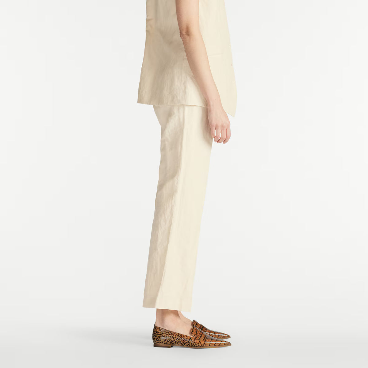 Totter FlatSnipped Toe Loafer