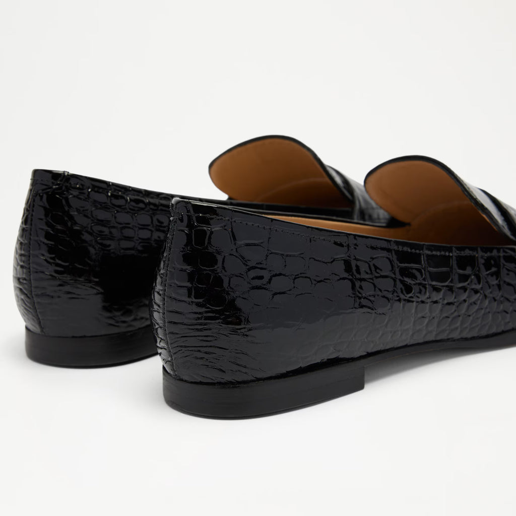 Totter FlatSnipped Toe Loafer