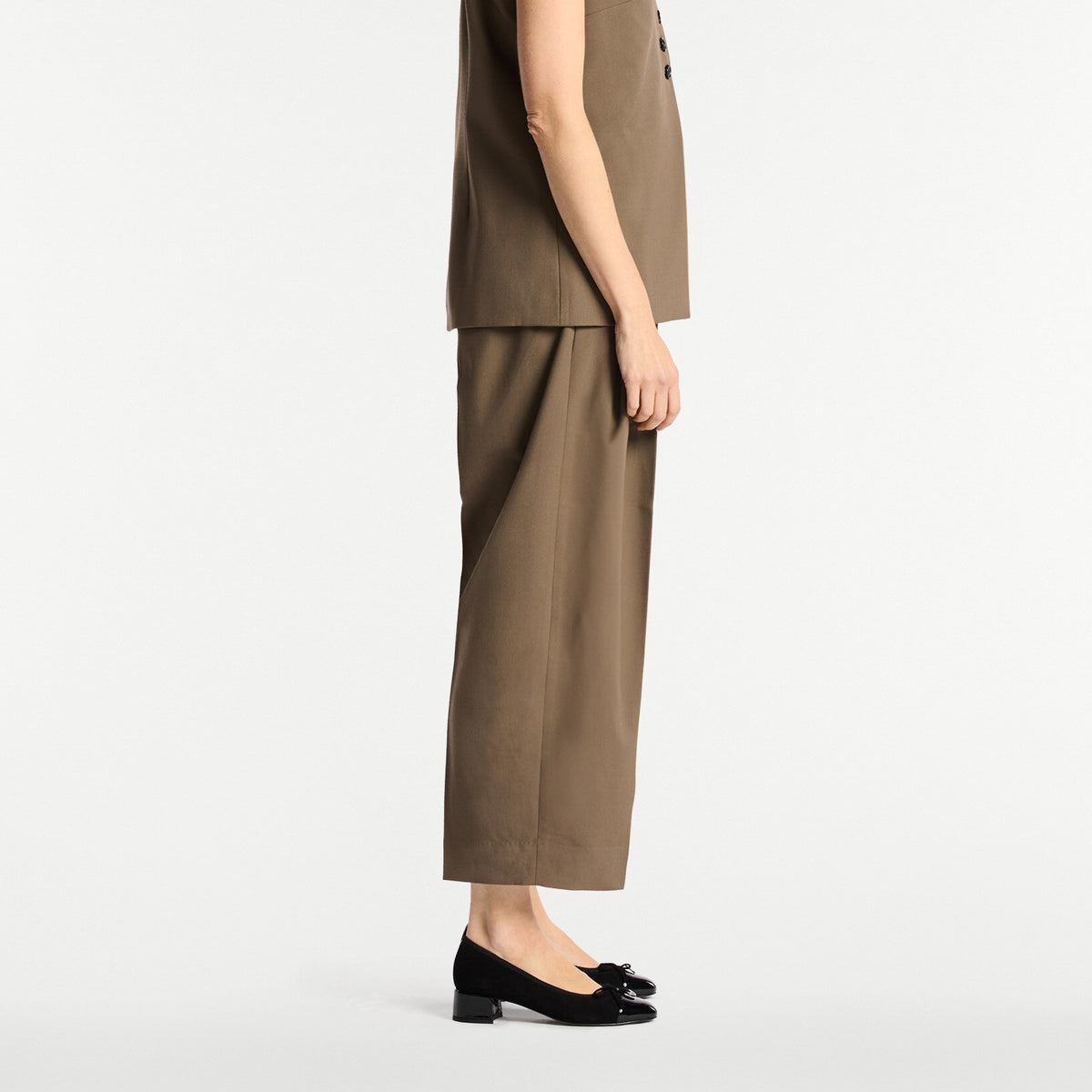 Charming MidBlock Heel Ballet Pump